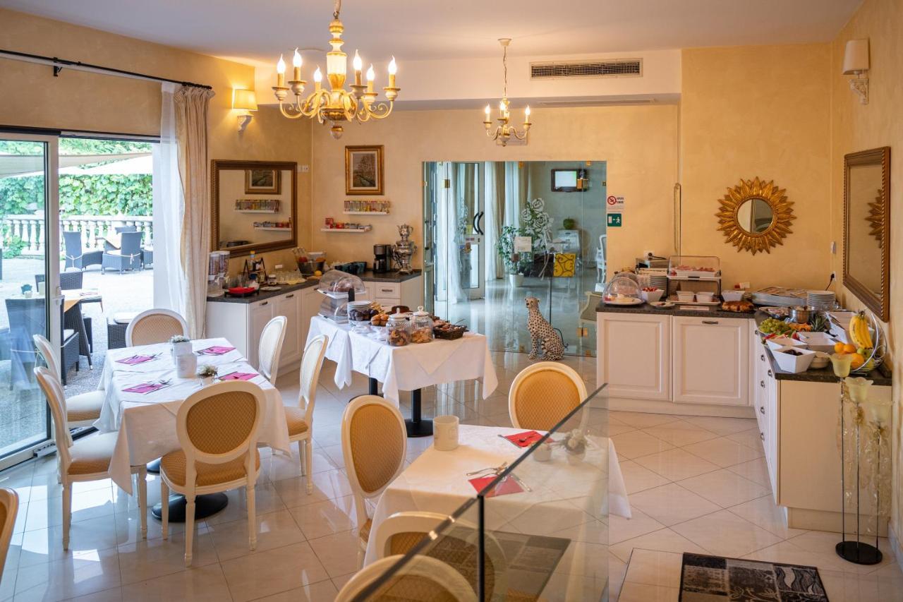 Borgo Dei Poeti Romantik Hotel Манерба дел Гарда Екстериор снимка