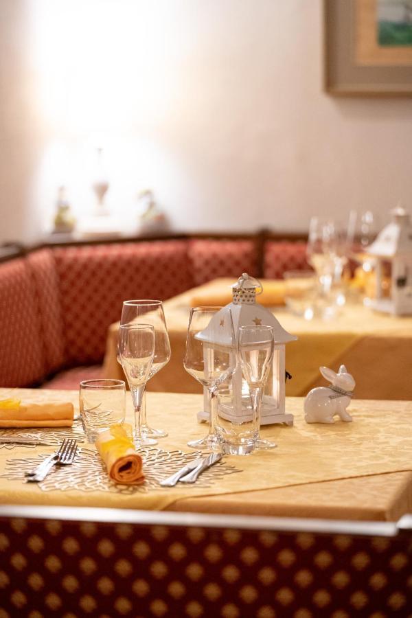 Borgo Dei Poeti Romantik Hotel Манерба дел Гарда Екстериор снимка