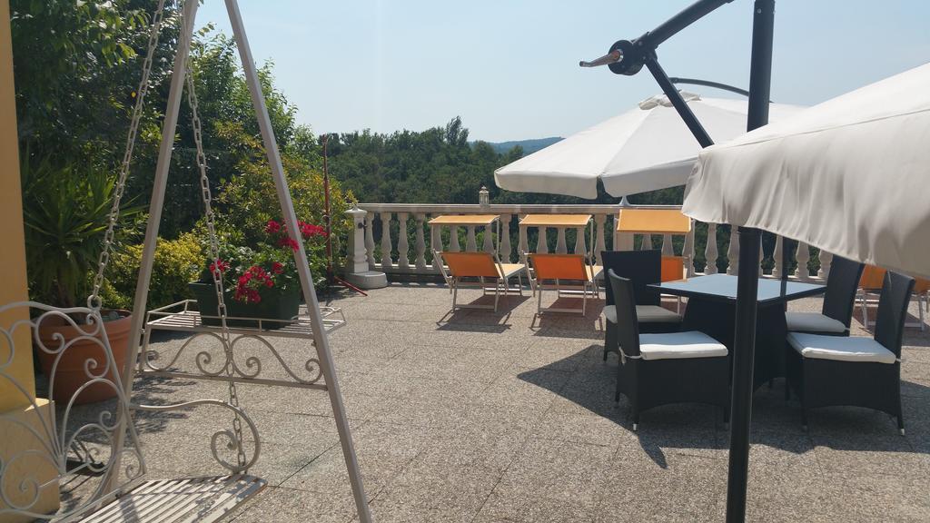 Borgo Dei Poeti Romantik Hotel Манерба дел Гарда Екстериор снимка