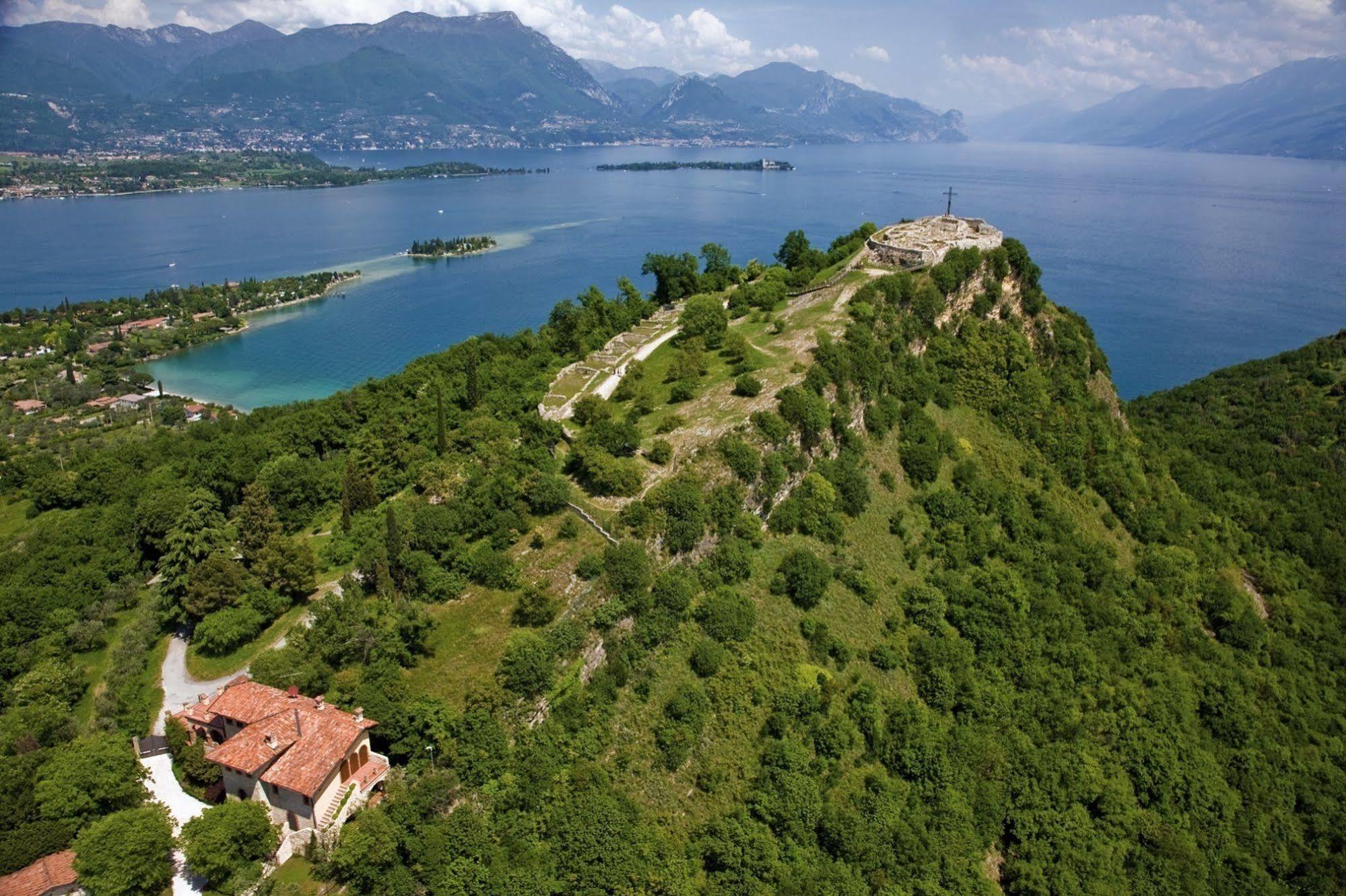 Borgo Dei Poeti Romantik Hotel Манерба дел Гарда Екстериор снимка